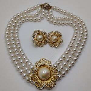 Vintage Necklace & Earrings Rhinestone Flower Faux Pearls Set
